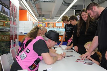 J.B.O.: Autogrammstunde Fürth, 20.08.2011