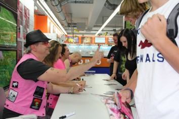 J.B.O.: Autogrammstunde Fürth, 20.08.2011
