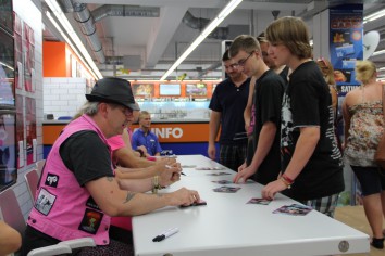 J.B.O.: Autogrammstunde Fürth, 20.08.2011