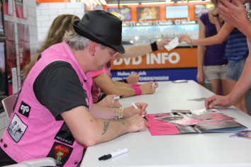 J.B.O.: Autogrammstunde Fürth, 20.08.2011