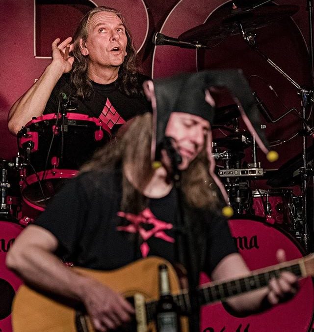 Instagram: „„Oooh, was zupft der Vito denn da Schönes?“