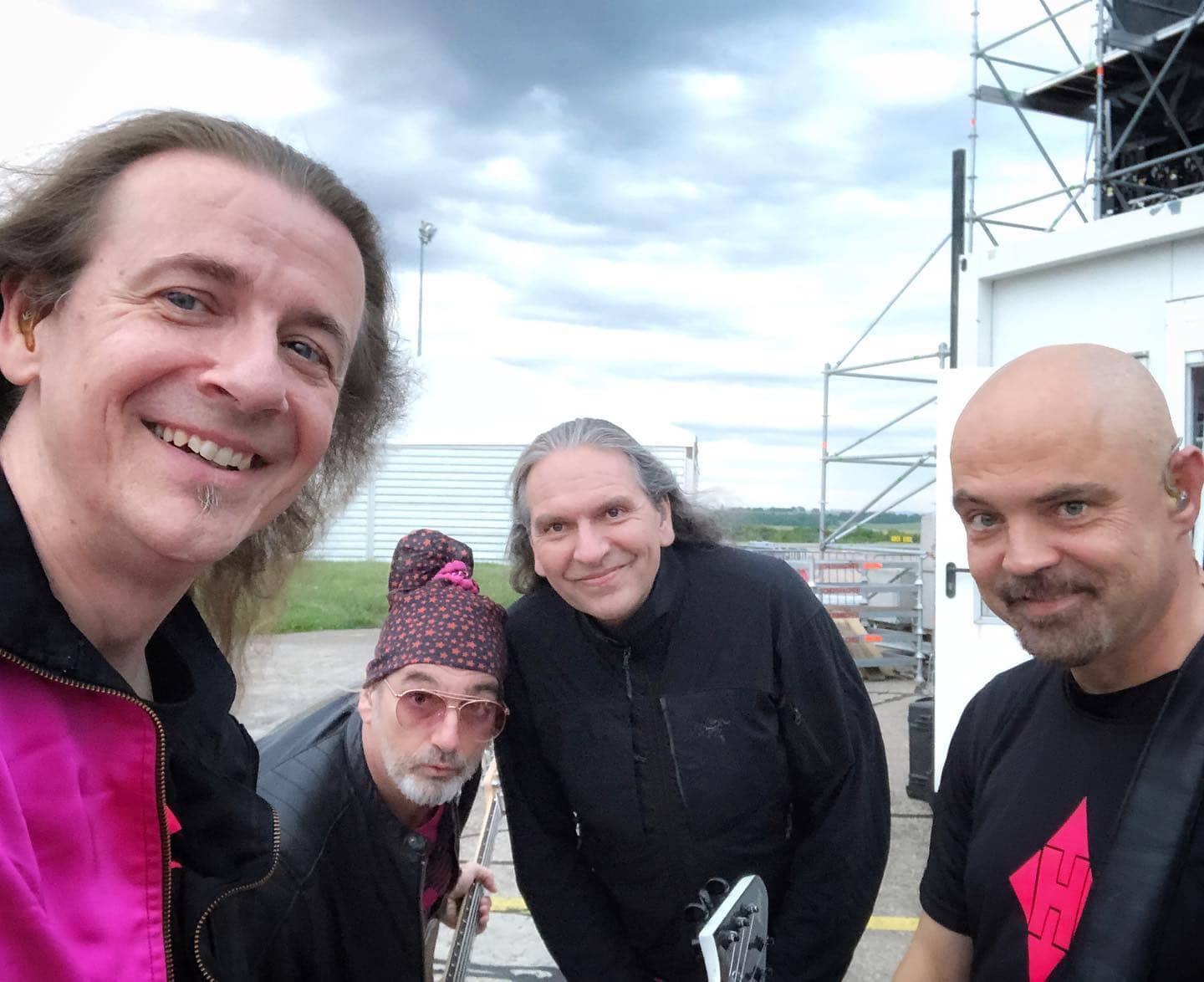 Instagram:Endlich wieder live! Preshowselfie in Zweibrücken... ☺️ #preshowselfie #selfietime #instaselfie #zweibrücken #driveinsho