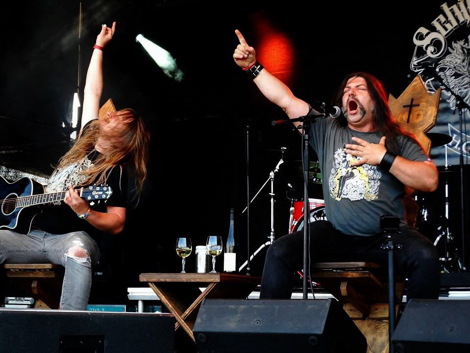 Instagram:Unser Support in München, am 19.09. @backstagemunich : @schidlnschedl @vito_c_jbo hat sie bei einer Gelegenheit folgend