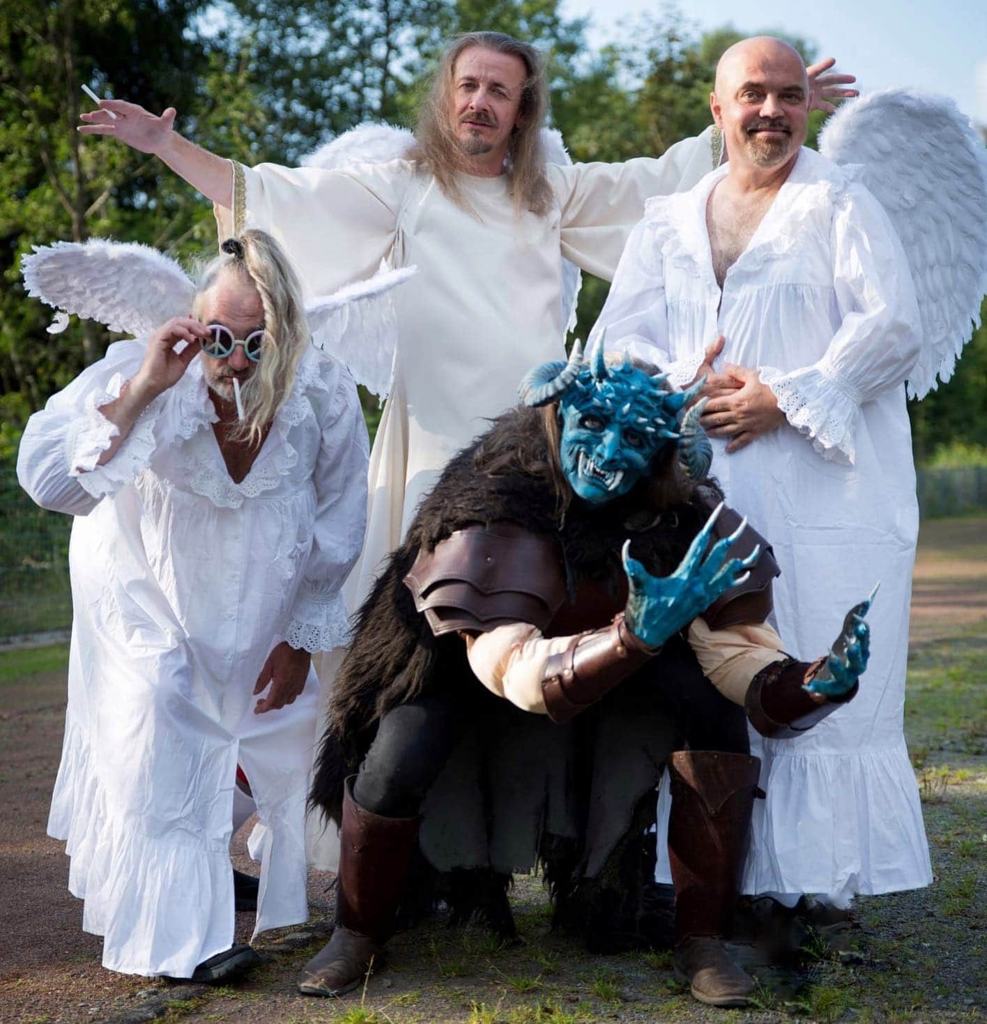 Instagram:Demon doing things: Demon having a nice shooting with his bad angel friends… 👹👼😁😉 Freut Ihr Euch auch schon so auf das 