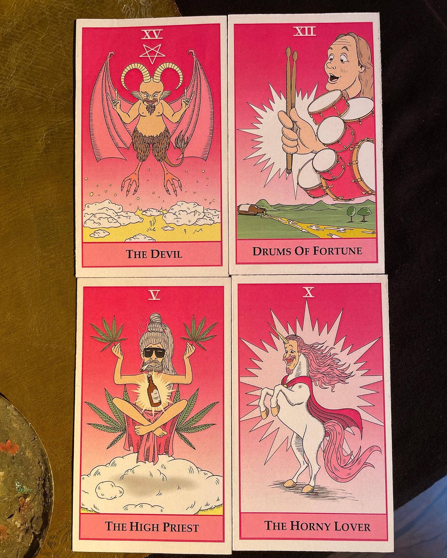Instagram:Diese wunderschönen „Tarot-Karten“ hat uns @andre_cartoons für das Einhorn-Video gezeichnet - wir mögen sie sehr! Was si