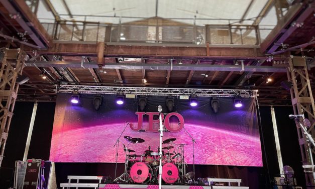 Instagram: Die Bühne ist angerichtet! 😃☺️ Tourstart heute…