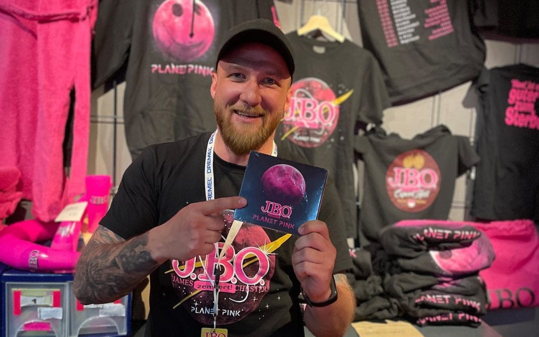 Instagram: Charles hat heute Abend auch das neue Album für Euch! 💓