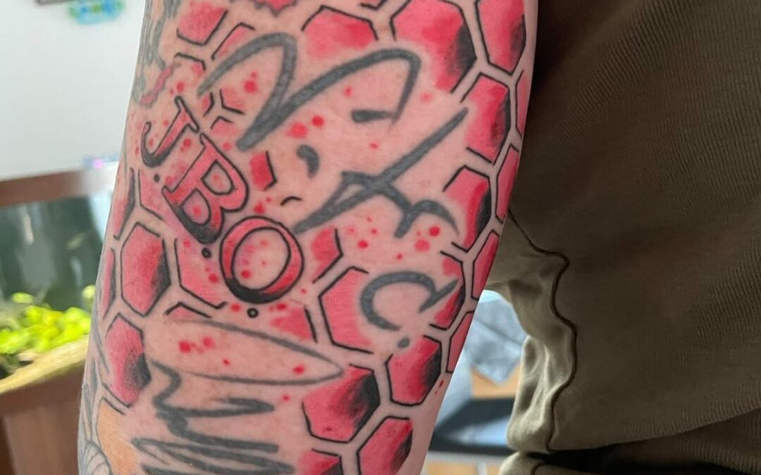 Instagram: J.B.O. for Life! 😍
Sehr schöne Ausführung, @honeybee_tatt…