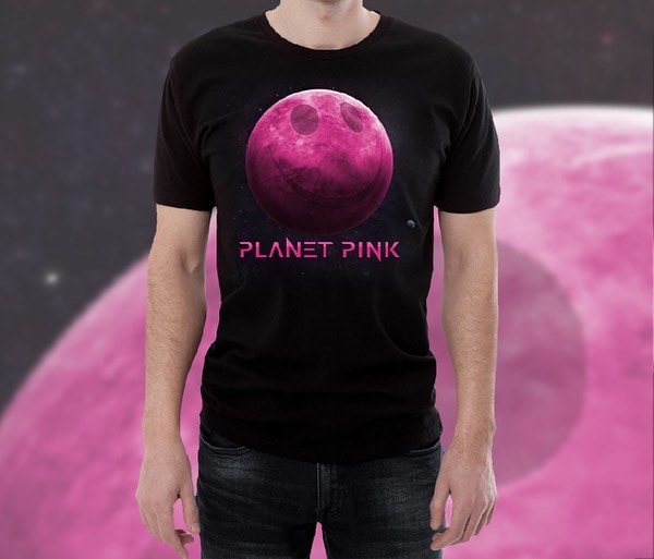 Instagram: Yay, das Planet Pink Shirt gibts jetzt auch im Shop! 🥰💓…