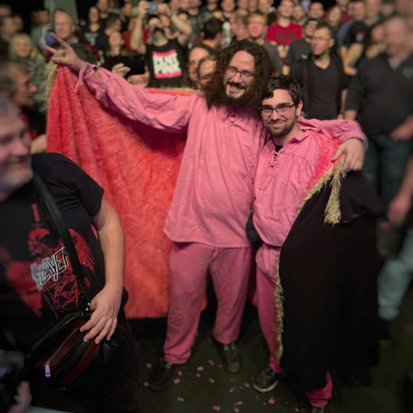 Instagram: Das sind doch mal sehr coole Kostüme für ein JBO-Konzert!...