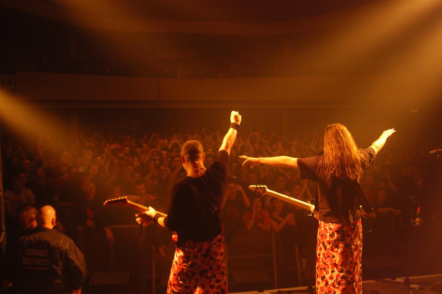 Instagram: Gestern vor 20 Jahren beendeten wir unsere „Rosa Armee Fr...