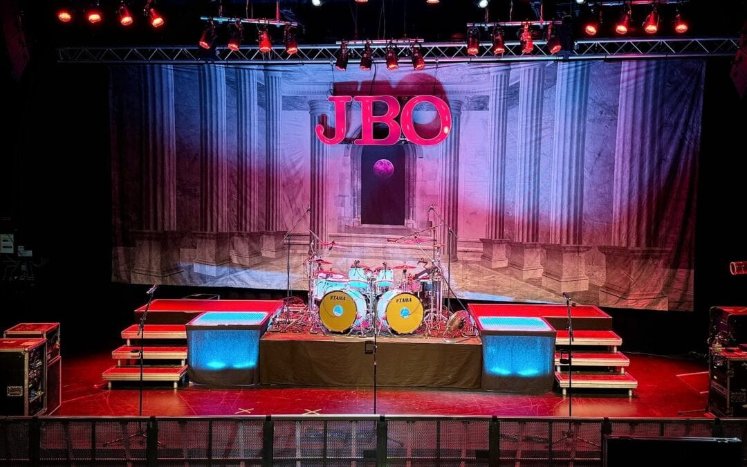 Instagram: Bremen, die Bühne ist bereit. Wir freuen uns auf euch! 💞
…