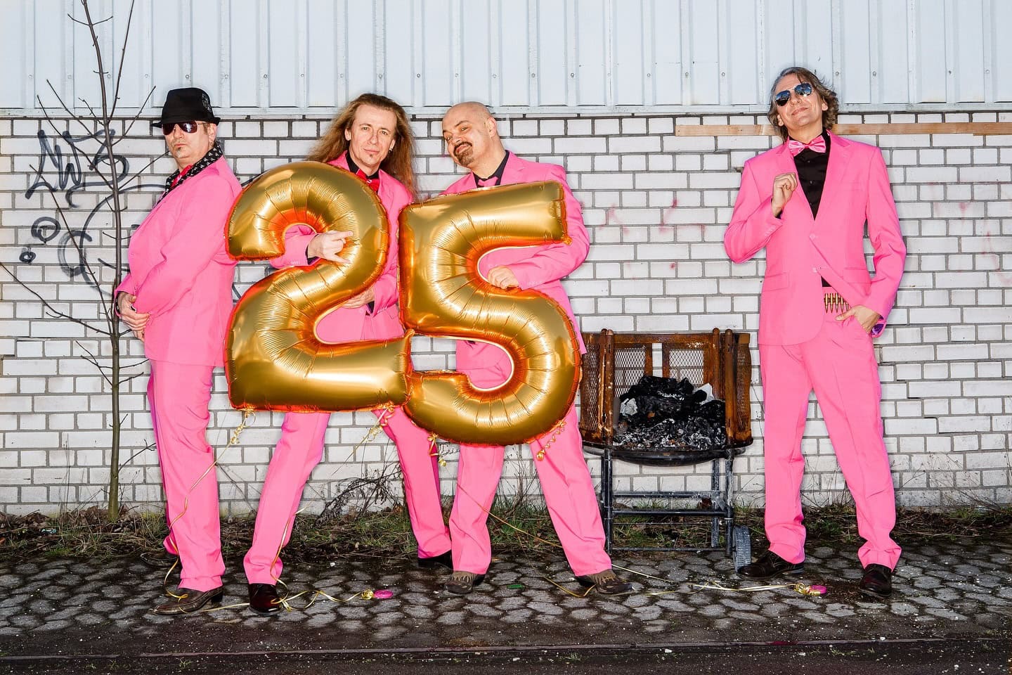 Instagram: Throwback Thursday:
Wenn wir 2014 25 Jahre alt geworden s...